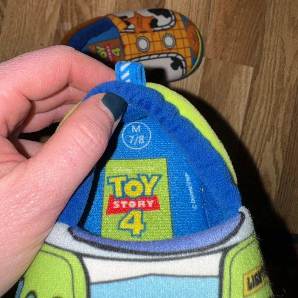 Kids Disney Toy Story slippers. Super cute! Size M 7/8 - Picture 4 of 4